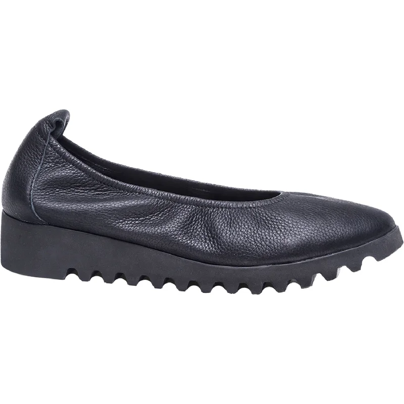 casual shoes for travel-friendly style-Comfortable casual shoes for gardening and outdoors-Women's Aetrex Brianna Black Leather