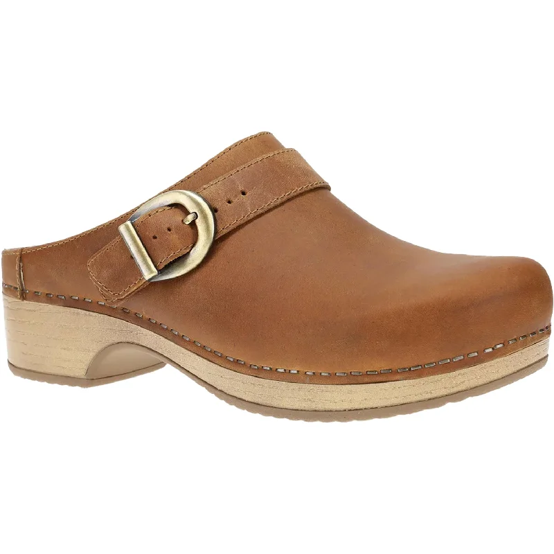 mules-&-clogs-with-minimalist-design-High-heel-clogs-with-rubber-bottom-Women's Dansko Baylor Tan Oiled Pull Up Leather