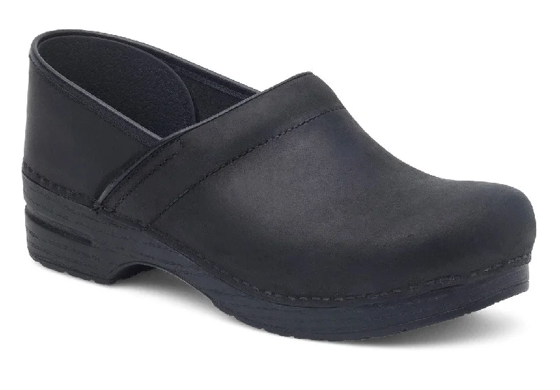 mules-&-clogs-with-extra-comfort-Slip-on-heel-mules-Dansko Professional Clog Black Oiled Leather